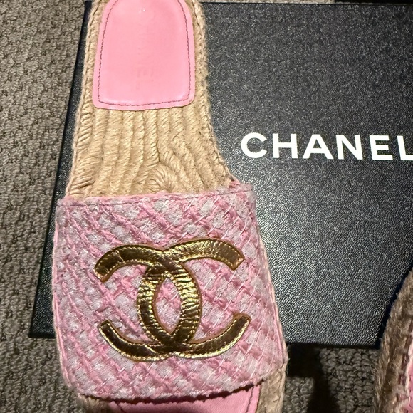 Chanel pink gold mule slides 8 in box - Picture 2 of 9